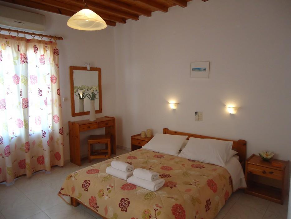 Cyclades Blue Aparthotel Орнос Екстериор снимка
