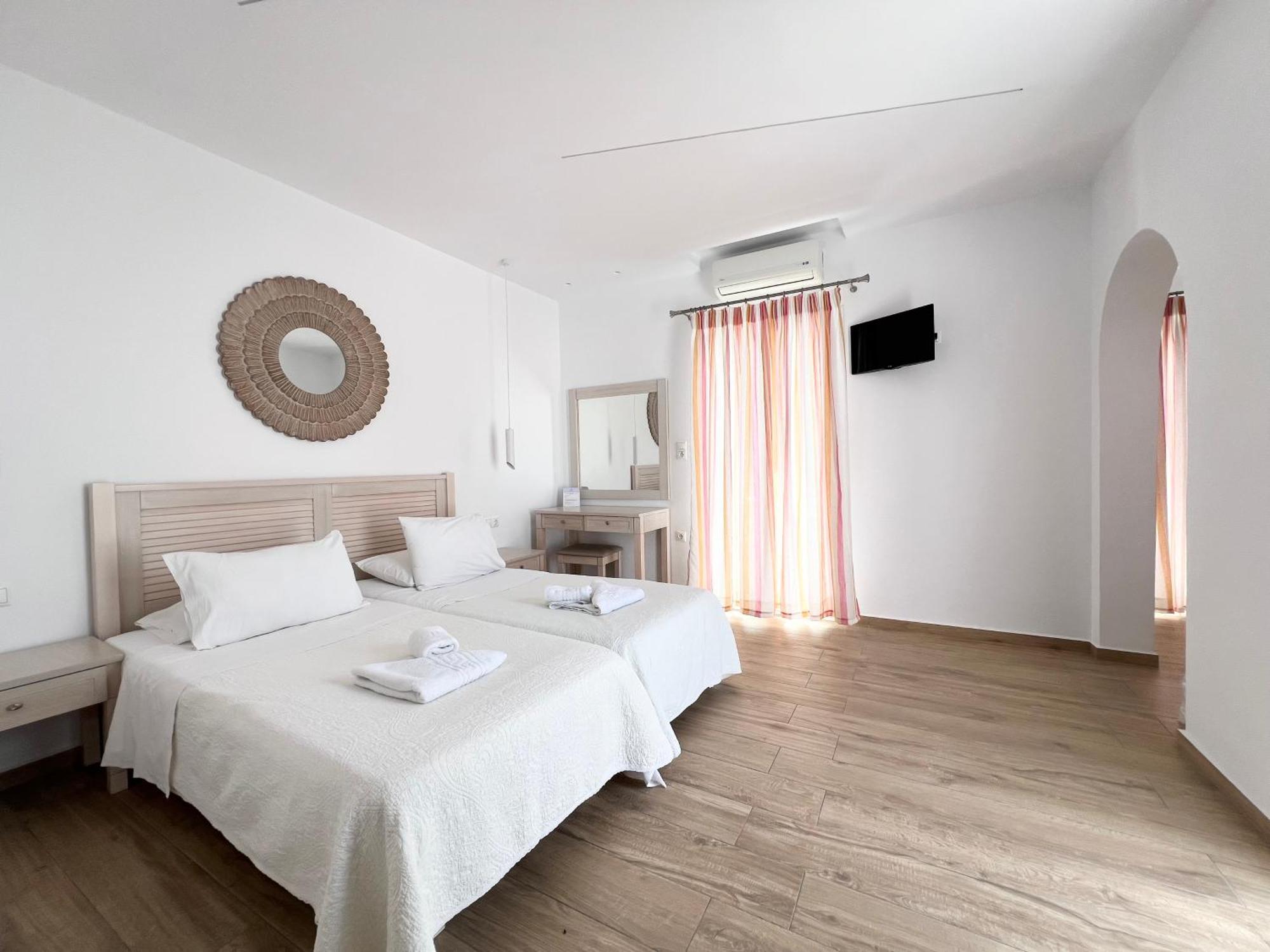 Cyclades Blue Aparthotel Орнос Екстериор снимка