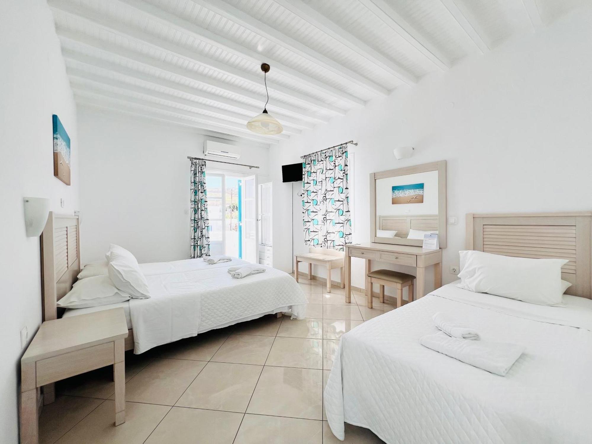 Cyclades Blue Aparthotel Орнос Екстериор снимка