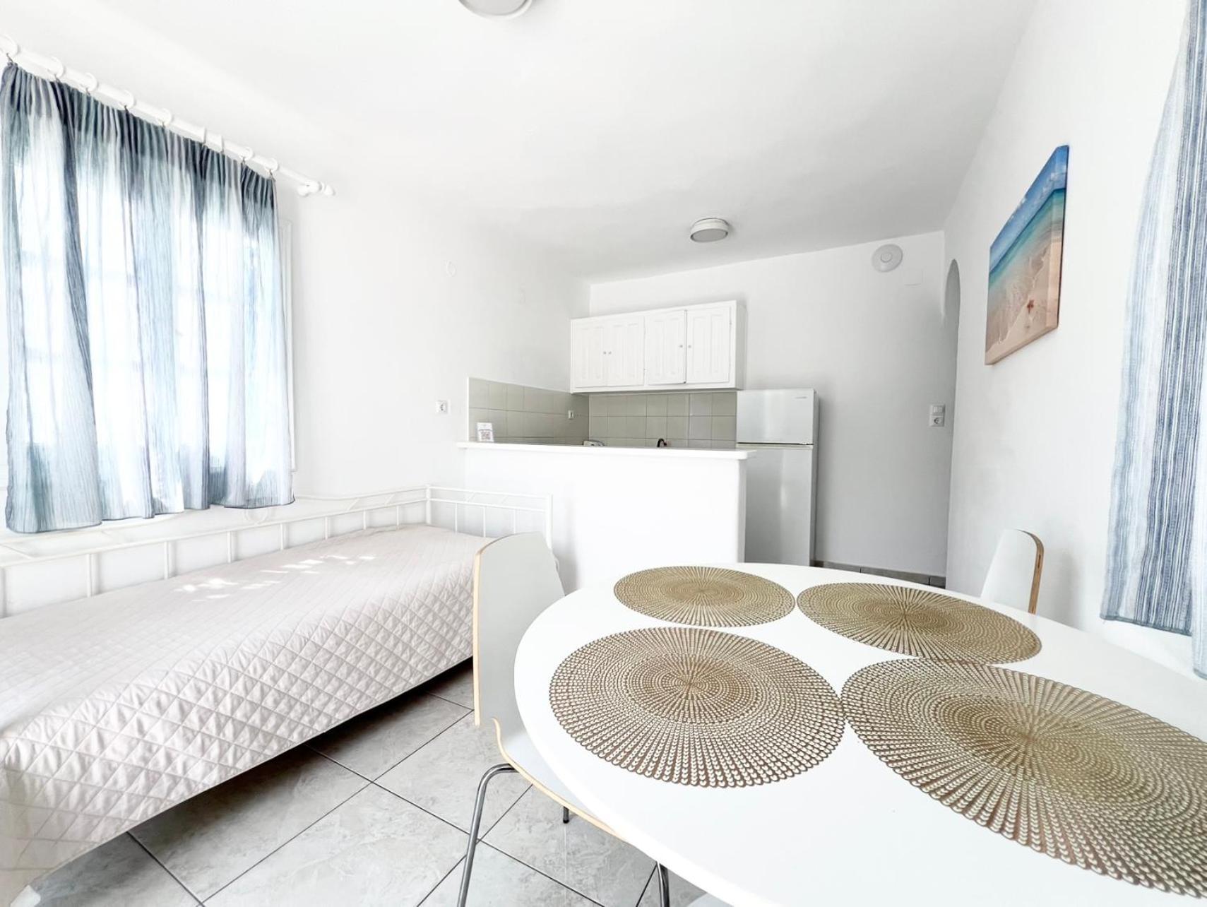 Cyclades Blue Aparthotel Орнос Екстериор снимка